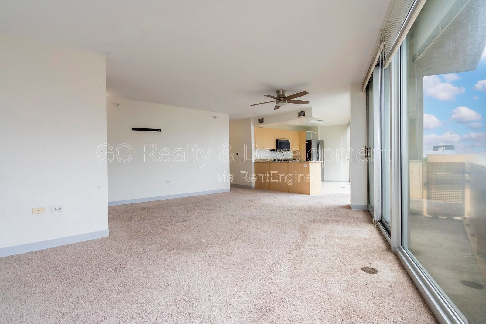 *** 2 BDRM - 2 BTH / WIFI INCL - ONLY PAY ELECTRIC / ON SITE GYM / POOL & HOT TUB / ASSIGNED PARKING *** property image
