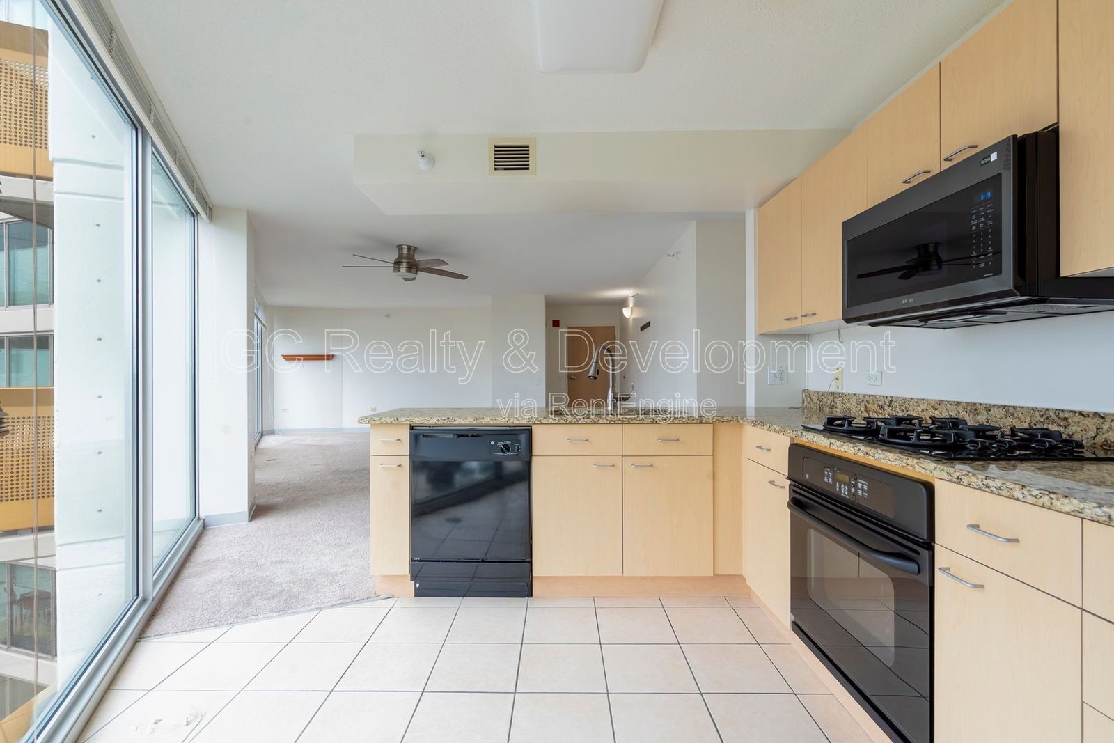 *** 2 BDRM - 2 BTH / WIFI INCL - ONLY PAY ELECTRIC / ON SITE GYM / POOL & HOT TUB / ASSIGNED PARKING *** property image