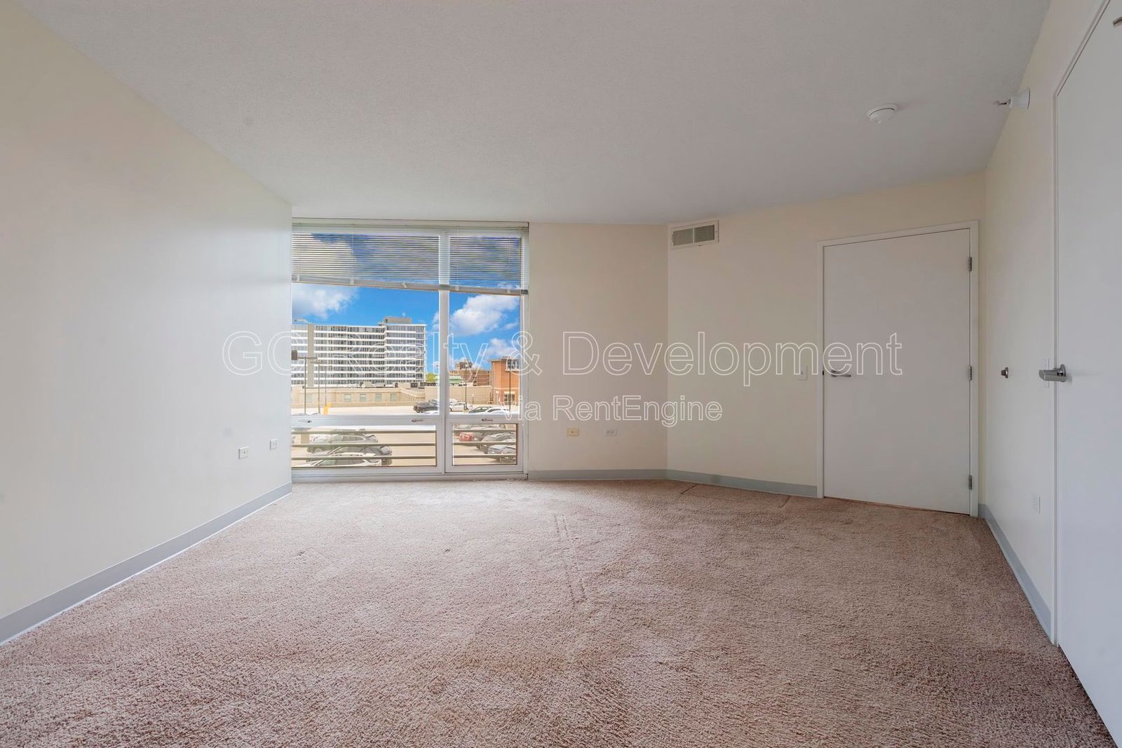*** 2 BDRM - 2 BTH / WIFI INCL - ONLY PAY ELECTRIC / ON SITE GYM / POOL & HOT TUB / ASSIGNED PARKING *** property image