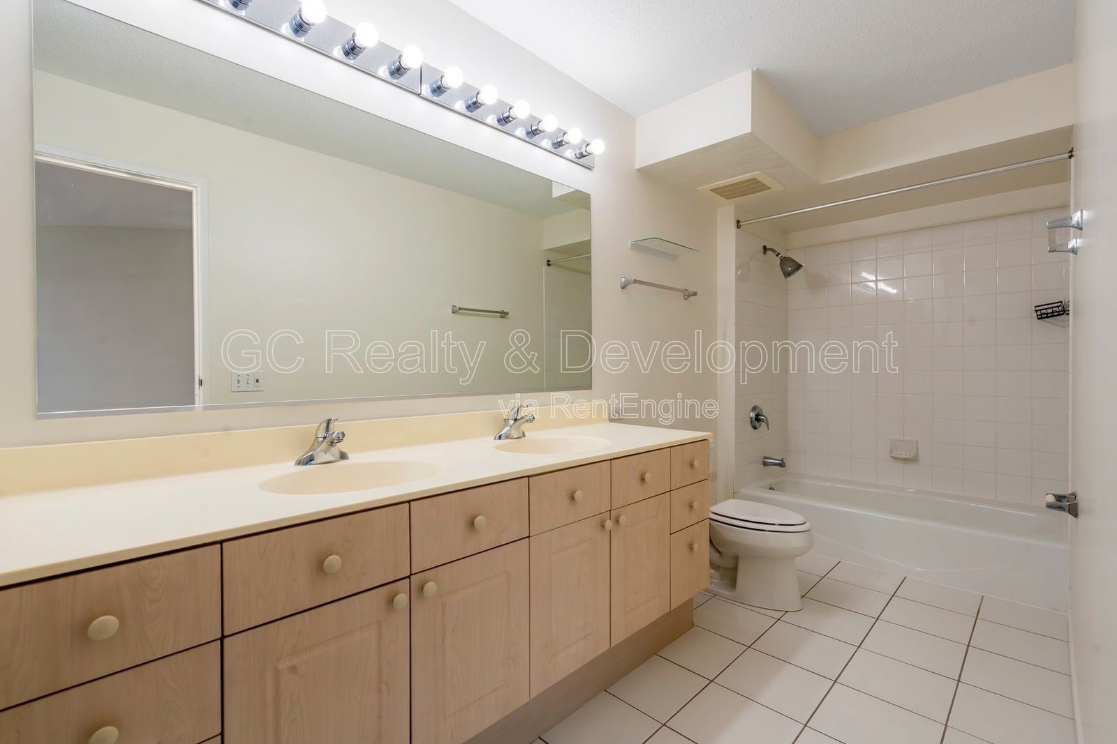 *** 2 BDRM - 2 BTH / WIFI INCL - ONLY PAY ELECTRIC / ON SITE GYM / POOL & HOT TUB / ASSIGNED PARKING *** property image