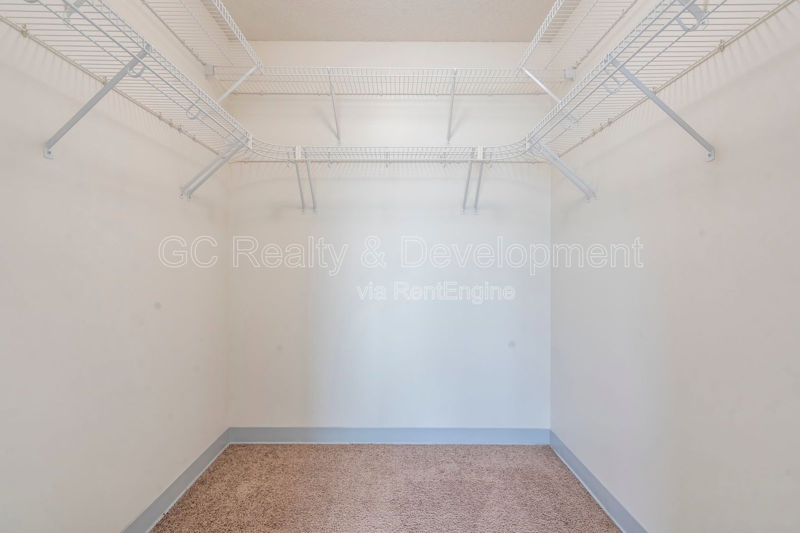 *** 2 BDRM - 2 BTH / WIFI INCL - ONLY PAY ELECTRIC / ON SITE GYM / POOL & HOT TUB / ASSIGNED PARKING *** property image