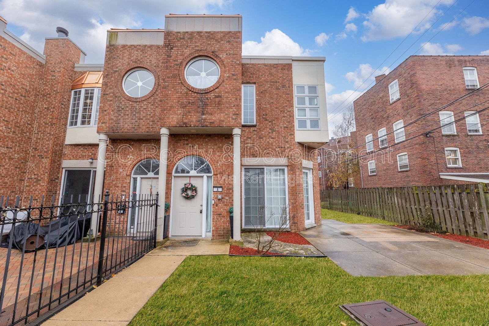 *** COMING SOON 7/15/26! / HYDE PARK / 3 BDRM + DEN - 3 BTH / FINISHED BSMT / W&D IN UNIT / PARKING INCL / PET FRIENDLY *** property image