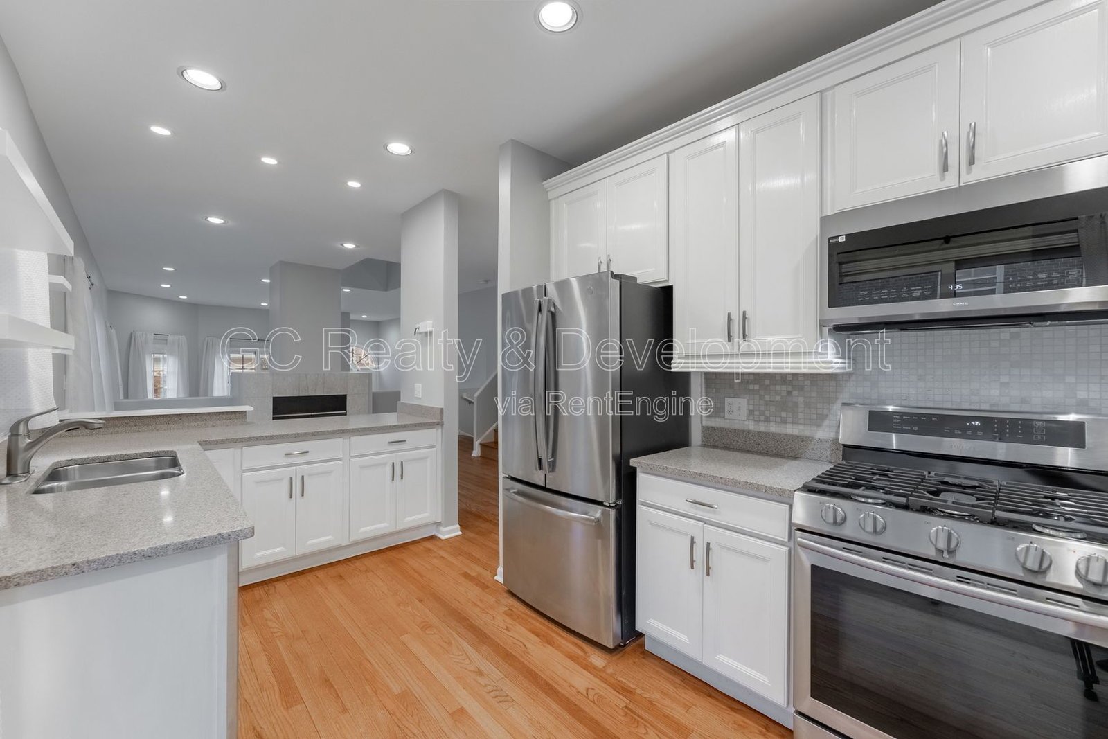 *** COMING SOON 7/15/26! / HYDE PARK / 3 BDRM + DEN - 3 BTH / FINISHED BSMT / W&D IN UNIT / PARKING INCL / PET FRIENDLY *** property image