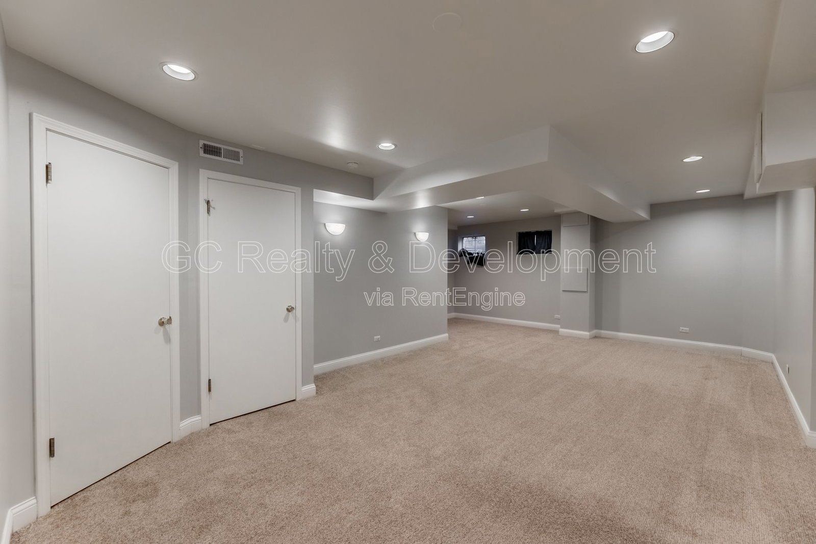 *** COMING SOON 7/15/26! / HYDE PARK / 3 BDRM + DEN - 3 BTH / FINISHED BSMT / W&D IN UNIT / PARKING INCL / PET FRIENDLY *** property image