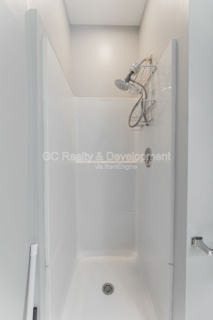 *** COMING SOON 7/15/26! / HYDE PARK / 3 BDRM + DEN - 3 BTH / FINISHED BSMT / W&D IN UNIT / PARKING INCL / PET FRIENDLY *** property image