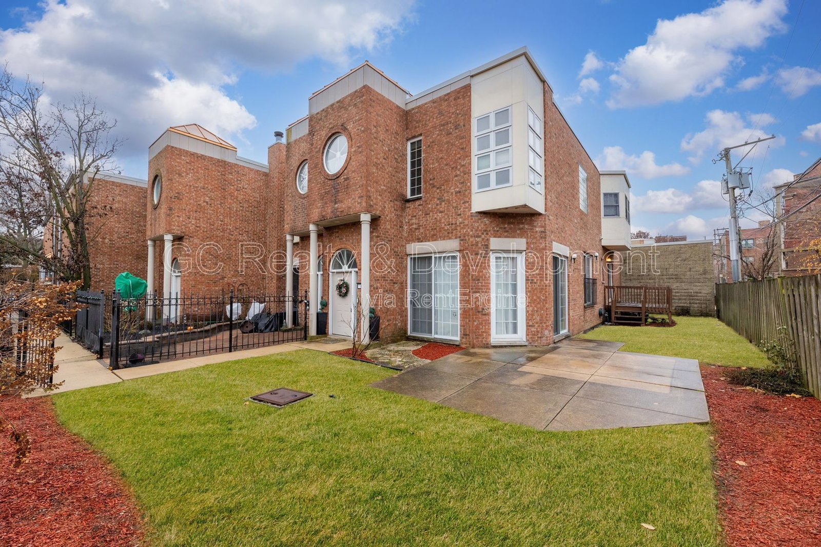 *** COMING SOON 7/15/26! / HYDE PARK / 3 BDRM + DEN - 3 BTH / FINISHED BSMT / W&D IN UNIT / PARKING INCL / PET FRIENDLY *** property image