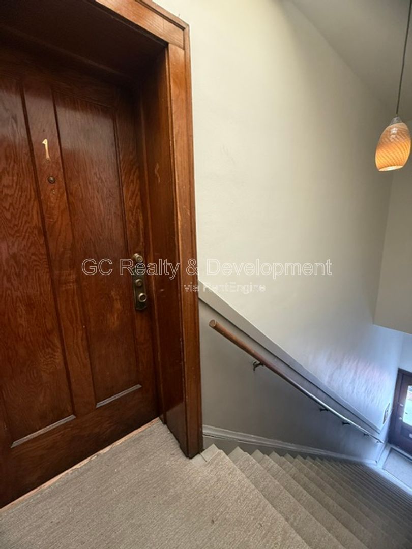 *** 2 BDRM / ONLY PAY ELECTRIC / SS APPL *** property image