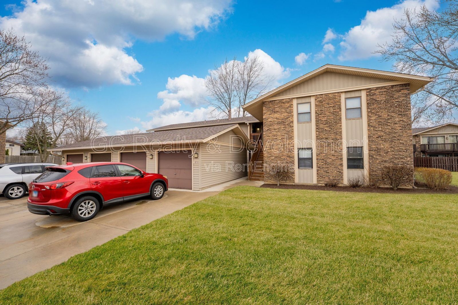 *** RECENTLY UPDATED / LARGE CLOSETS / W&D IN UNIT / COMMUTER FRIENDLY / SS APPL *** property image