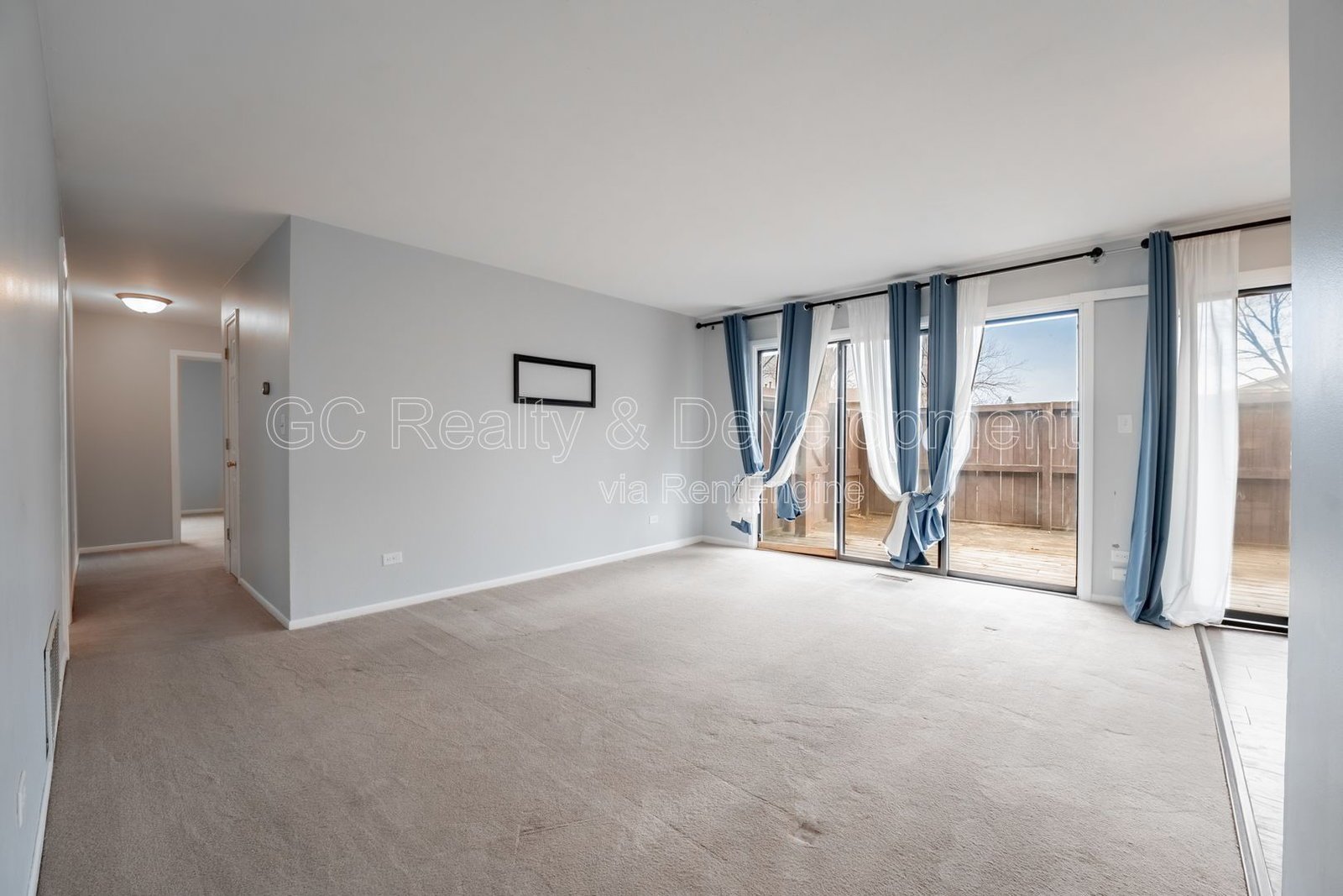 *** RECENTLY UPDATED / LARGE CLOSETS / W&D IN UNIT / COMMUTER FRIENDLY / SS APPL *** property image