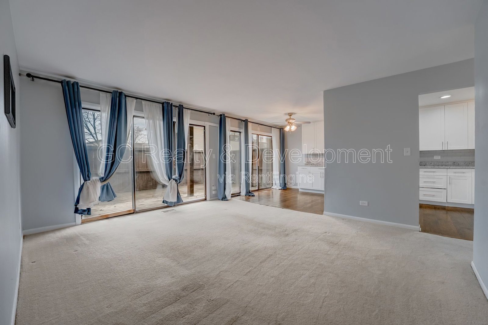 *** RECENTLY UPDATED / LARGE CLOSETS / W&D IN UNIT / COMMUTER FRIENDLY / SS APPL *** property image