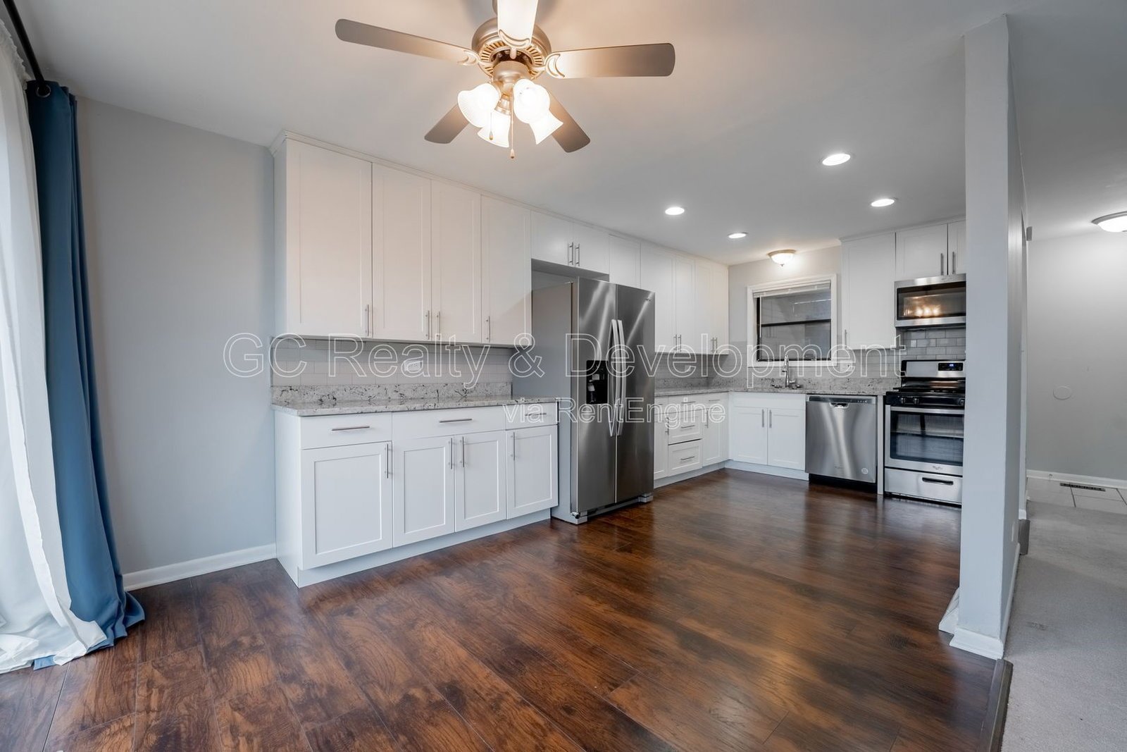 *** RECENTLY UPDATED / LARGE CLOSETS / W&D IN UNIT / COMMUTER FRIENDLY / SS APPL *** property image