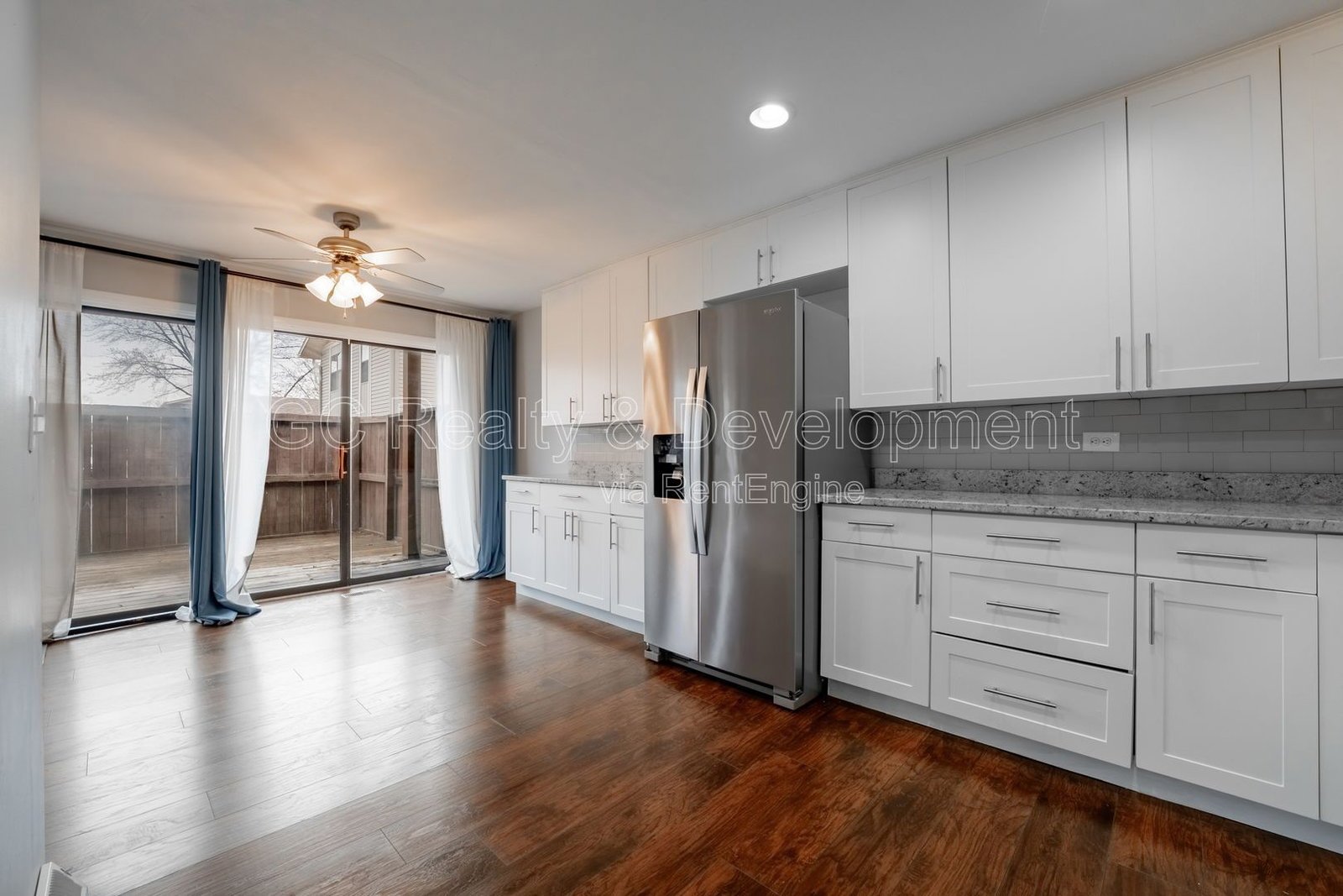 *** RECENTLY UPDATED / LARGE CLOSETS / W&D IN UNIT / COMMUTER FRIENDLY / SS APPL *** property image
