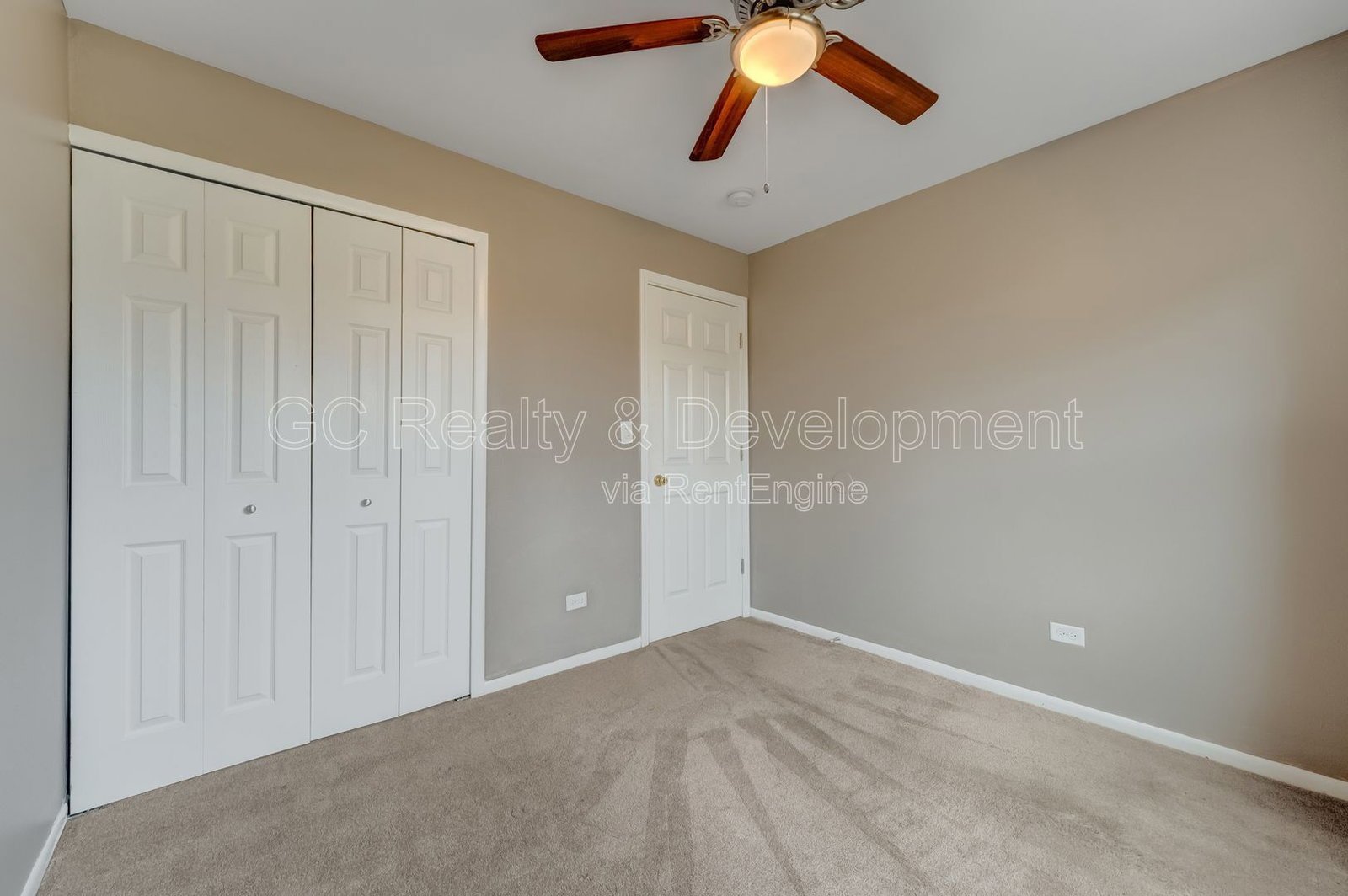 *** RECENTLY UPDATED / LARGE CLOSETS / W&D IN UNIT / COMMUTER FRIENDLY / SS APPL *** property image