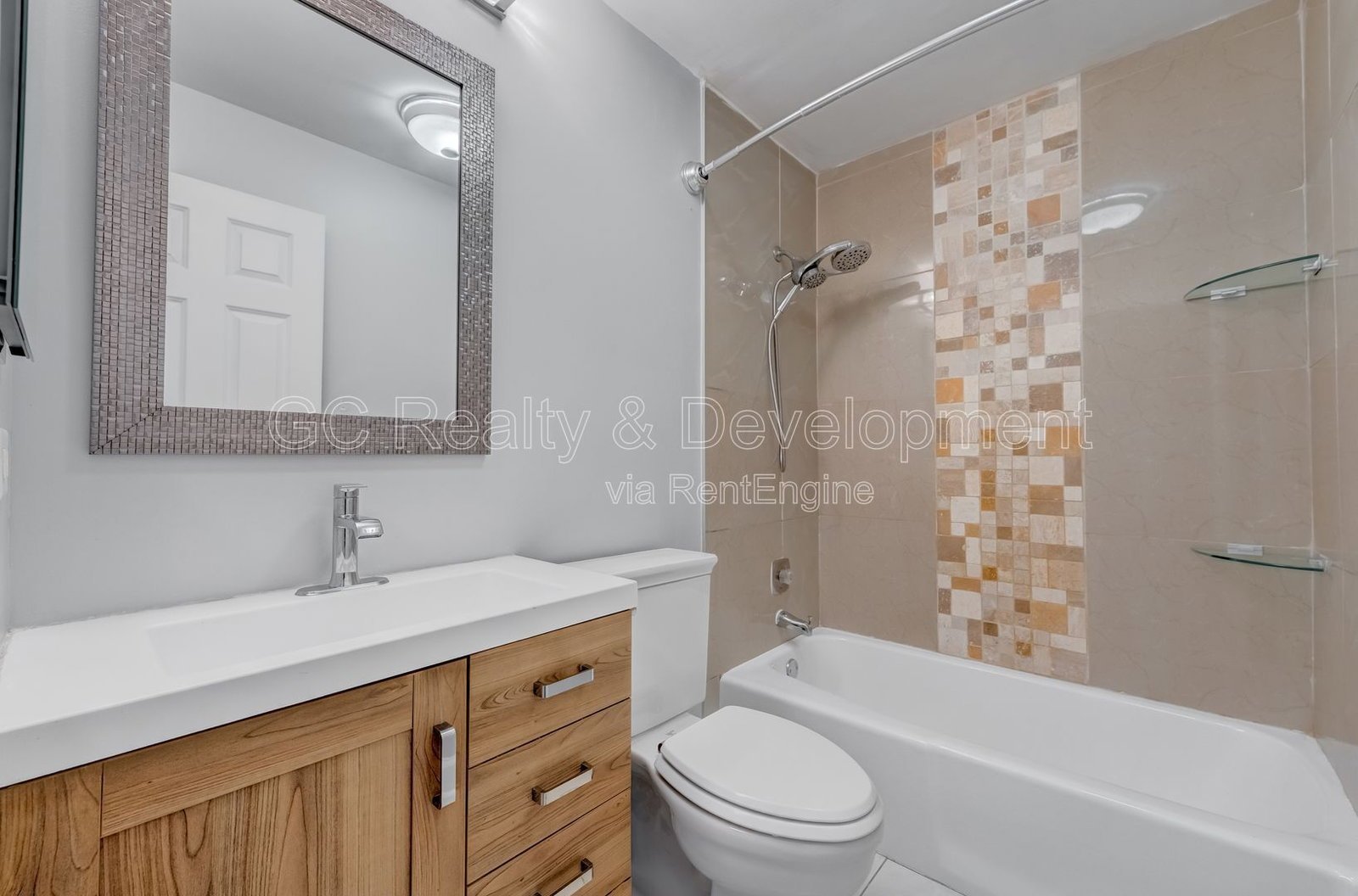 *** RECENTLY UPDATED / LARGE CLOSETS / W&D IN UNIT / COMMUTER FRIENDLY / SS APPL *** property image