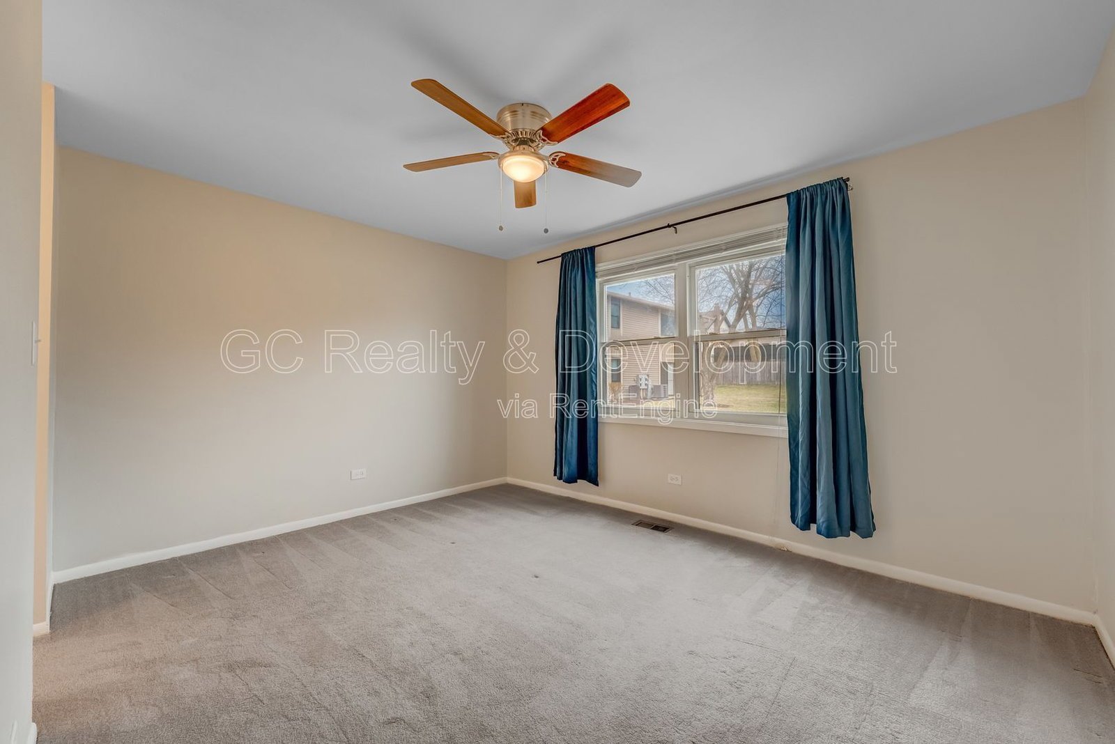 *** RECENTLY UPDATED / LARGE CLOSETS / W&D IN UNIT / COMMUTER FRIENDLY / SS APPL *** property image