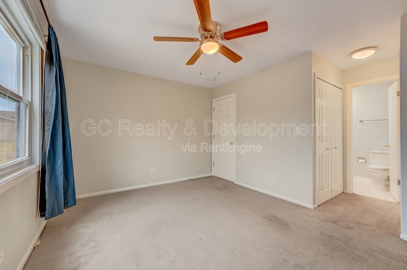 *** RECENTLY UPDATED / LARGE CLOSETS / W&D IN UNIT / COMMUTER FRIENDLY / SS APPL *** property image