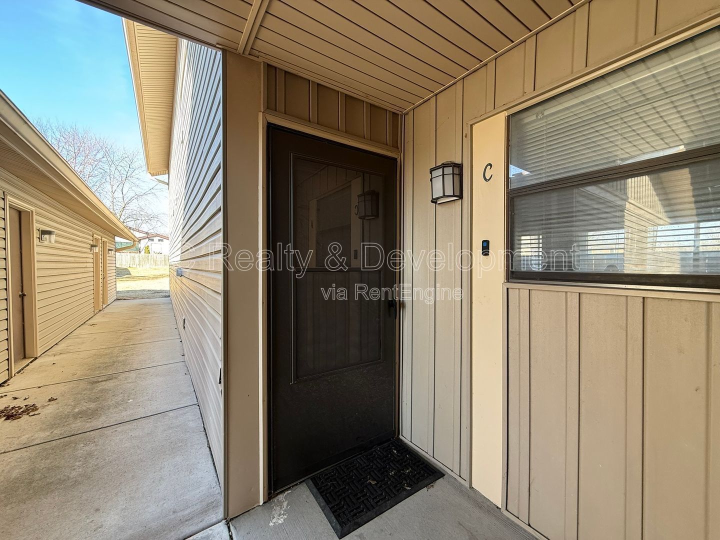 *** RECENTLY UPDATED / LARGE CLOSETS / W&D IN UNIT / COMMUTER FRIENDLY / SS APPL *** property image