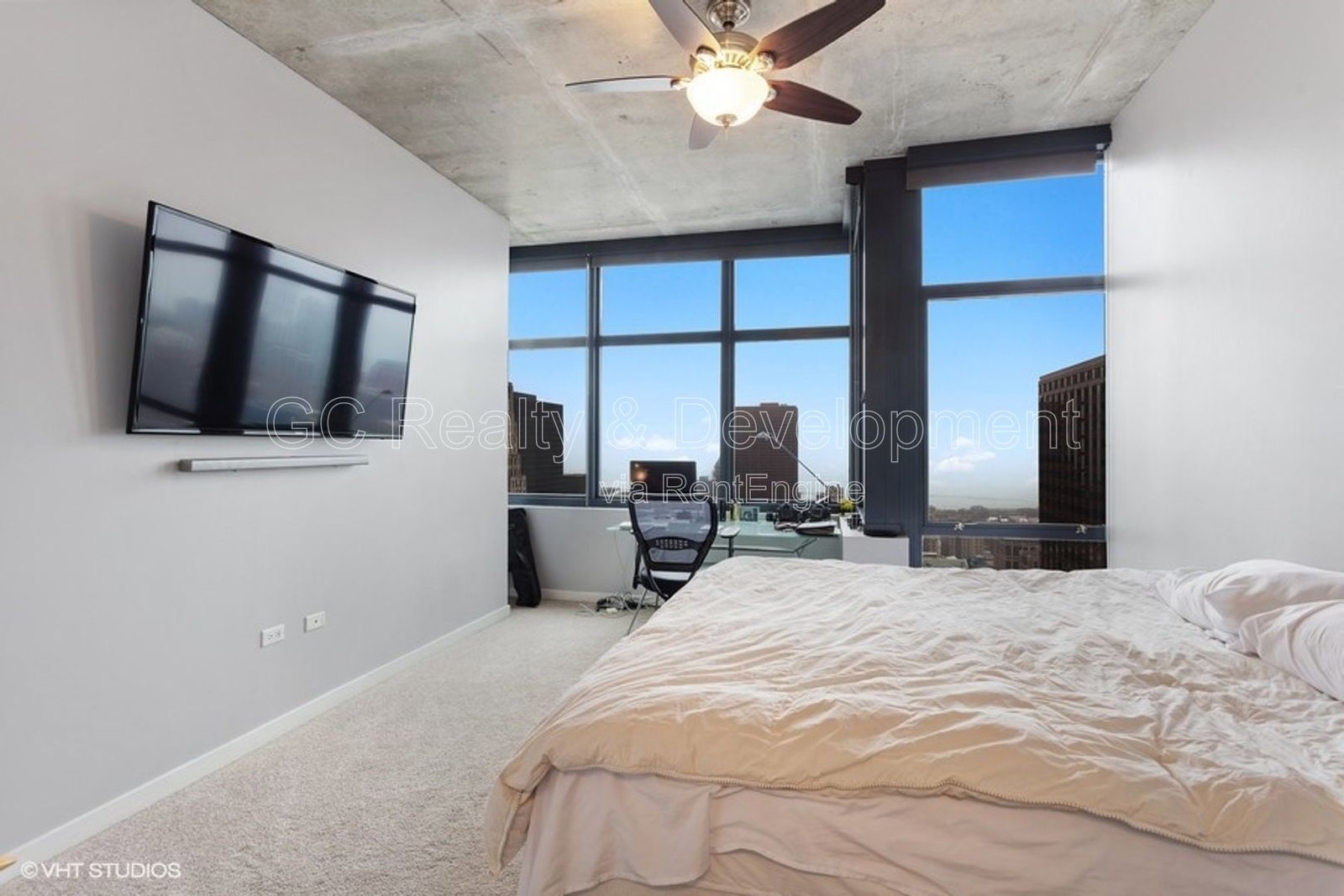 *** WEST LOOP / 2 BDRM - 3 BTH / PET FRIENDLY / 2 PARKING SPOTS / CABLE & STORAGE INCL *** property image