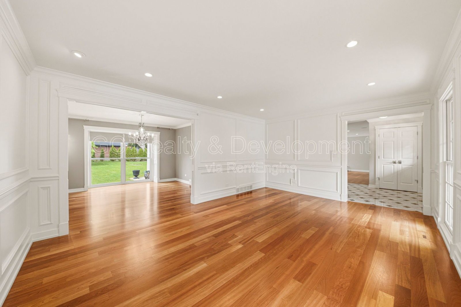 *** 5BR- 3.5BA / 2600+ SQFT / HARDWOOD FLOORS / FENCED YARD / CENTRAL AIR *** property image