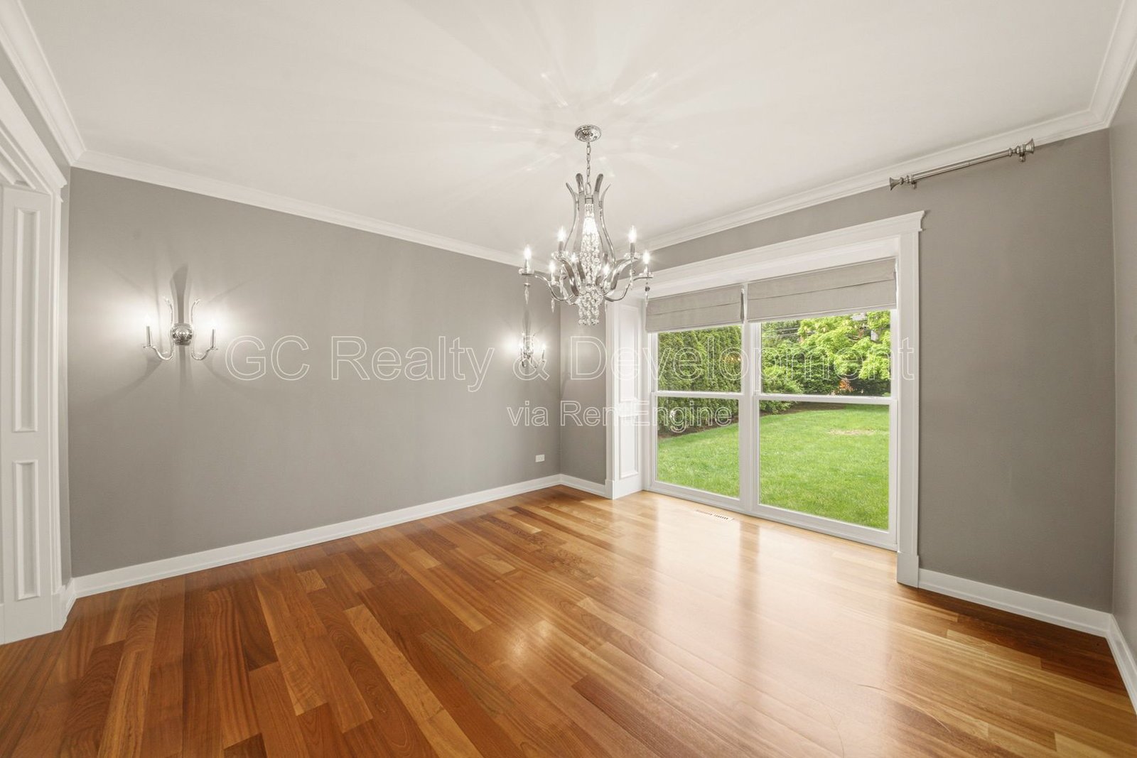 *** 5BR- 3.5BA / 2600+ SQFT / HARDWOOD FLOORS / FENCED YARD / CENTRAL AIR *** property image