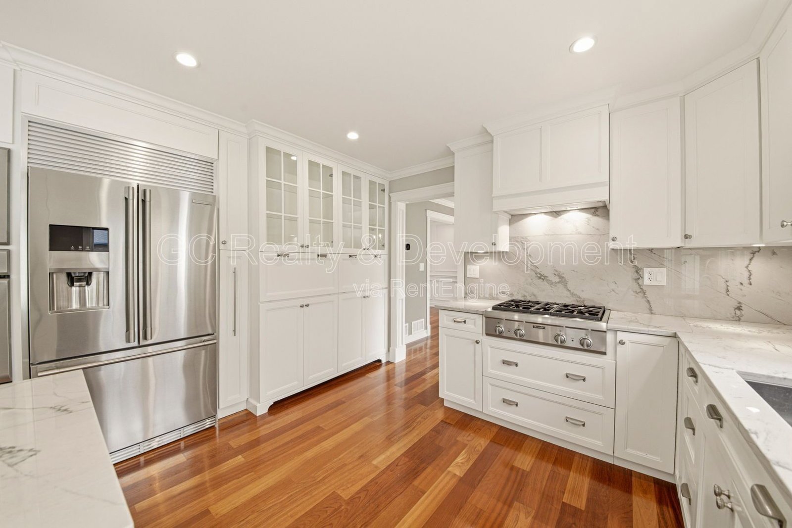 *** 5BR- 3.5BA / 2600+ SQFT / HARDWOOD FLOORS / FENCED YARD / CENTRAL AIR *** property image