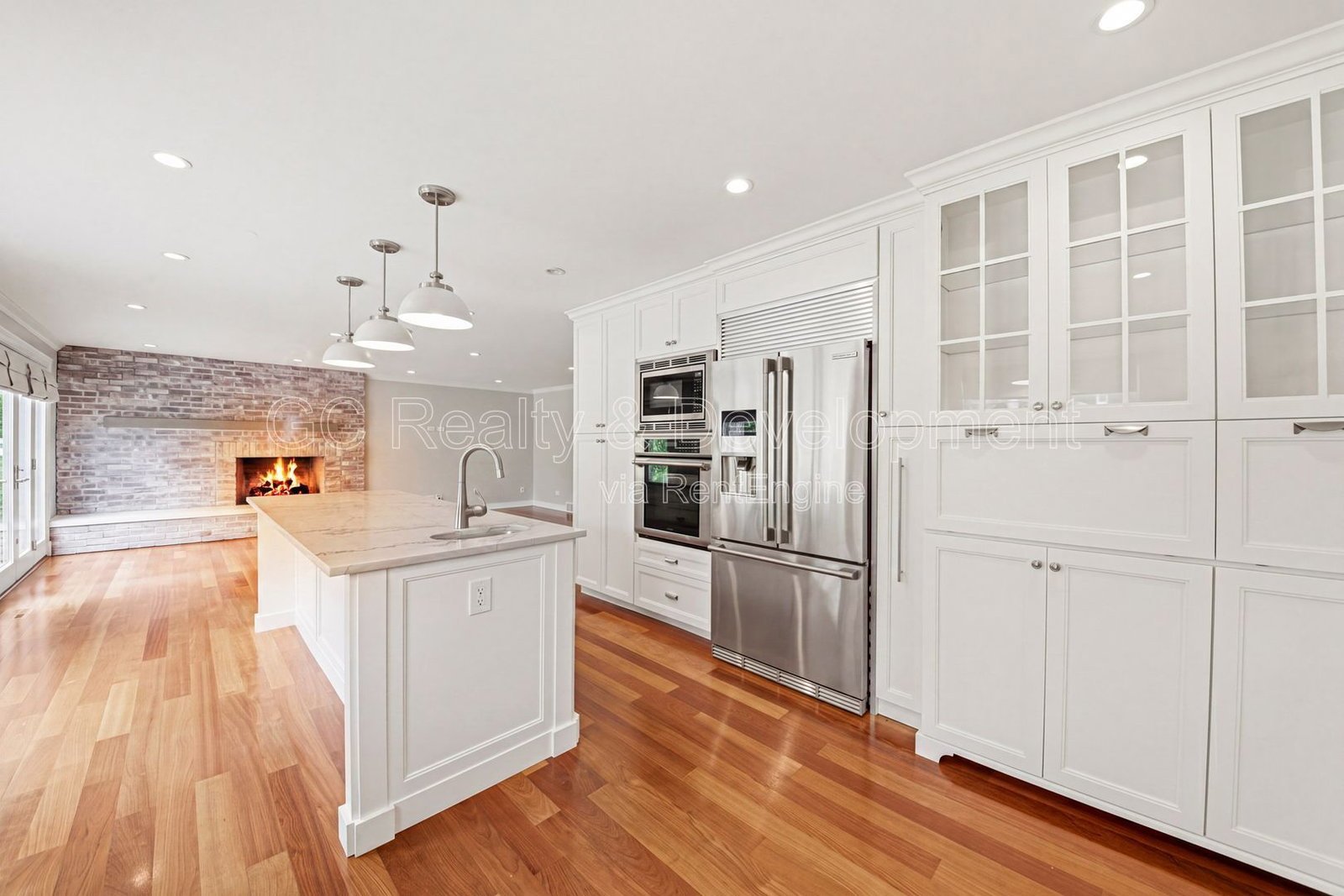 *** 5BR- 3.5BA / 2600+ SQFT / HARDWOOD FLOORS / FENCED YARD / CENTRAL AIR *** property image