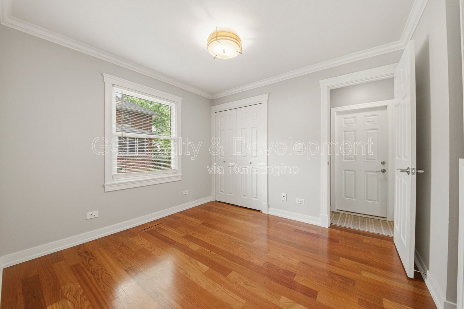 *** 5BR- 3.5BA / 2600+ SQFT / HARDWOOD FLOORS / FENCED YARD / CENTRAL AIR *** property image