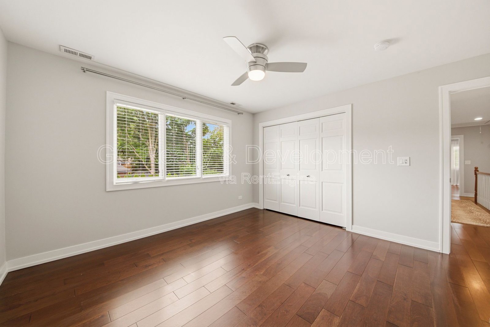 *** 5BR- 3.5BA / 2600+ SQFT / HARDWOOD FLOORS / FENCED YARD / CENTRAL AIR *** property image