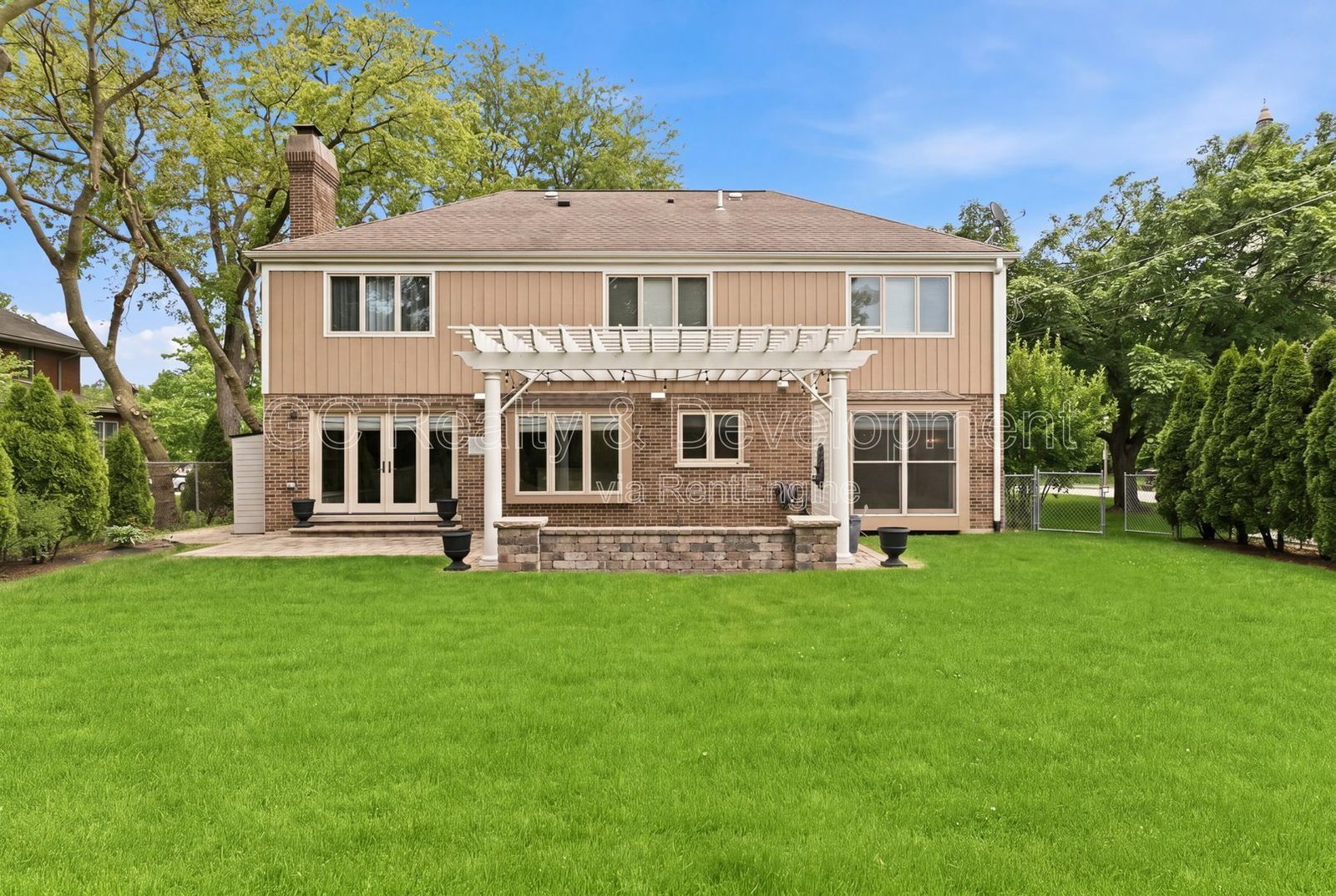 *** 5BR- 3.5BA / 2600+ SQFT / HARDWOOD FLOORS / FENCED YARD / CENTRAL AIR *** property image