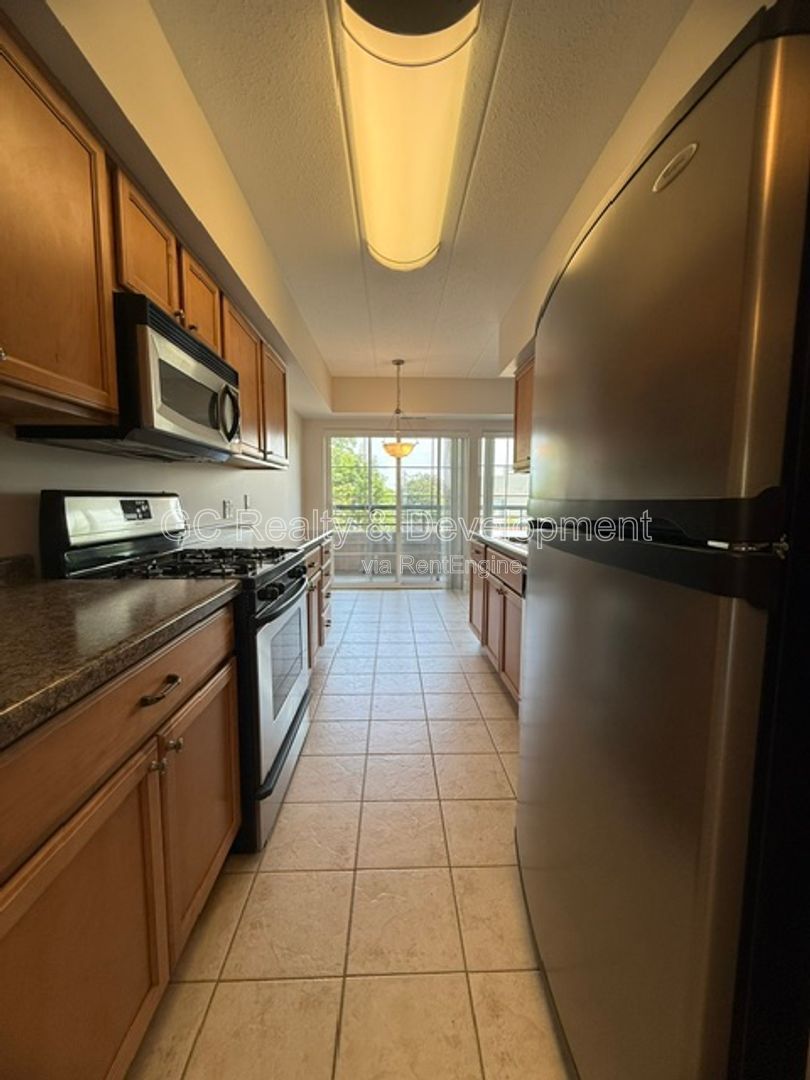 *** 2 BDRM - 2 BTH / TONS OF CLOSET SPACE / DETACHED GARAGE / CENTRAL AC / STORAGE CLOSET *** property image
