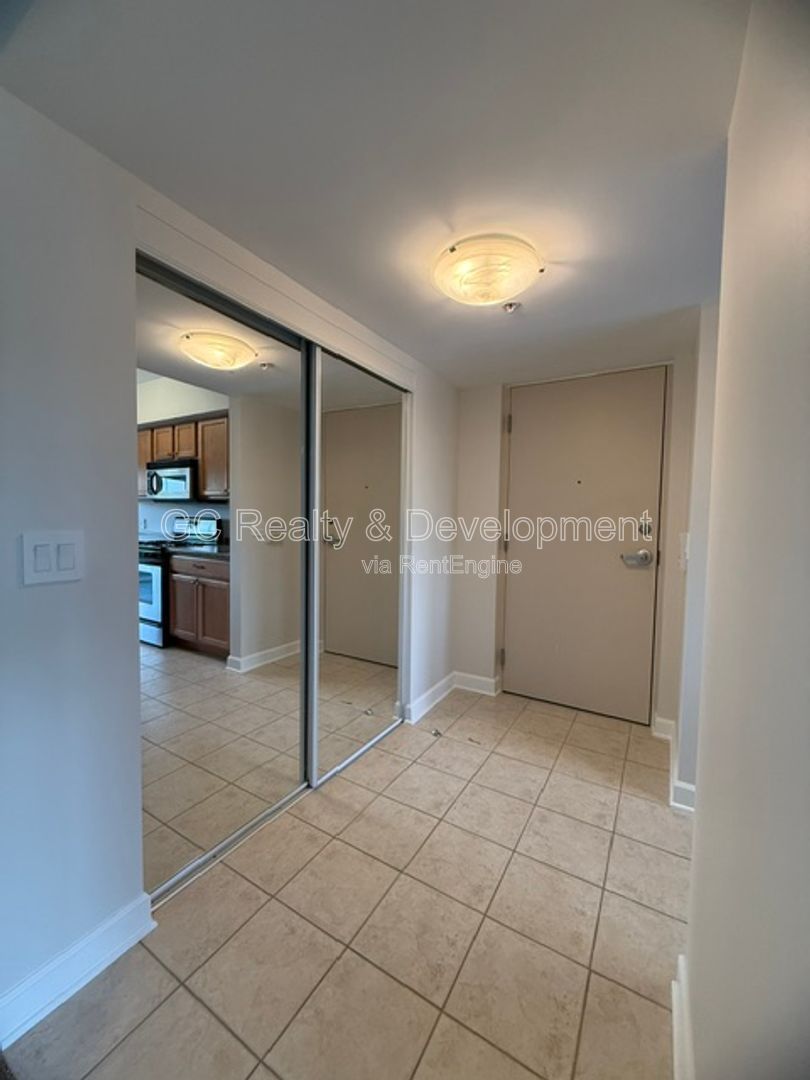 *** 2 BDRM - 2 BTH / TONS OF CLOSET SPACE / DETACHED GARAGE / CENTRAL AC / STORAGE CLOSET *** property image
