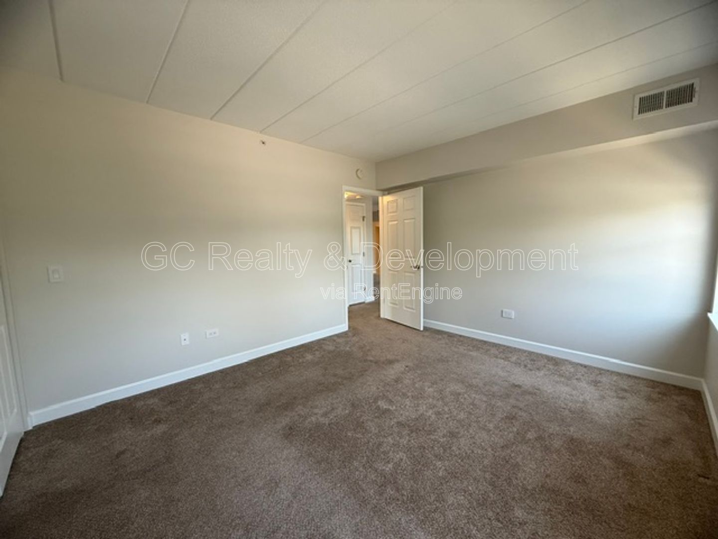 *** 2 BDRM - 2 BTH / TONS OF CLOSET SPACE / DETACHED GARAGE / CENTRAL AC / STORAGE CLOSET *** property image