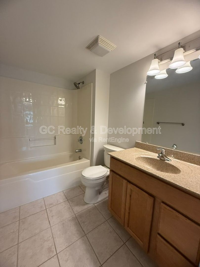 *** 2 BDRM - 2 BTH / TONS OF CLOSET SPACE / DETACHED GARAGE / CENTRAL AC / STORAGE CLOSET *** property image