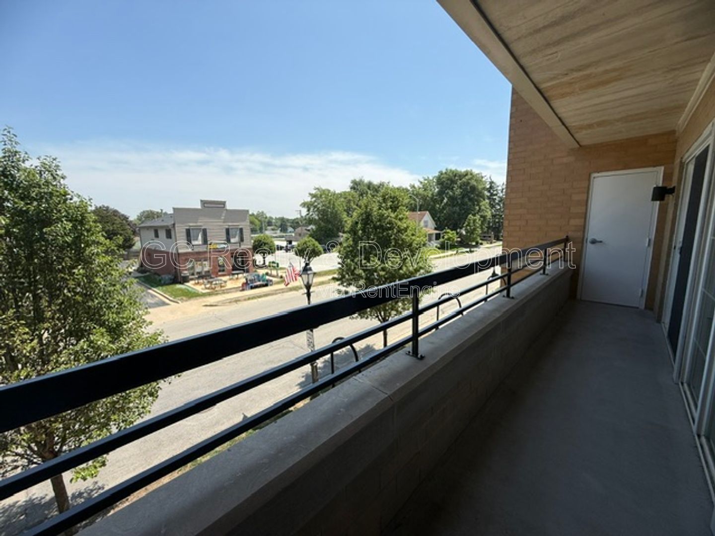 *** 2 BDRM - 2 BTH / TONS OF CLOSET SPACE / DETACHED GARAGE / CENTRAL AC / STORAGE CLOSET *** property image