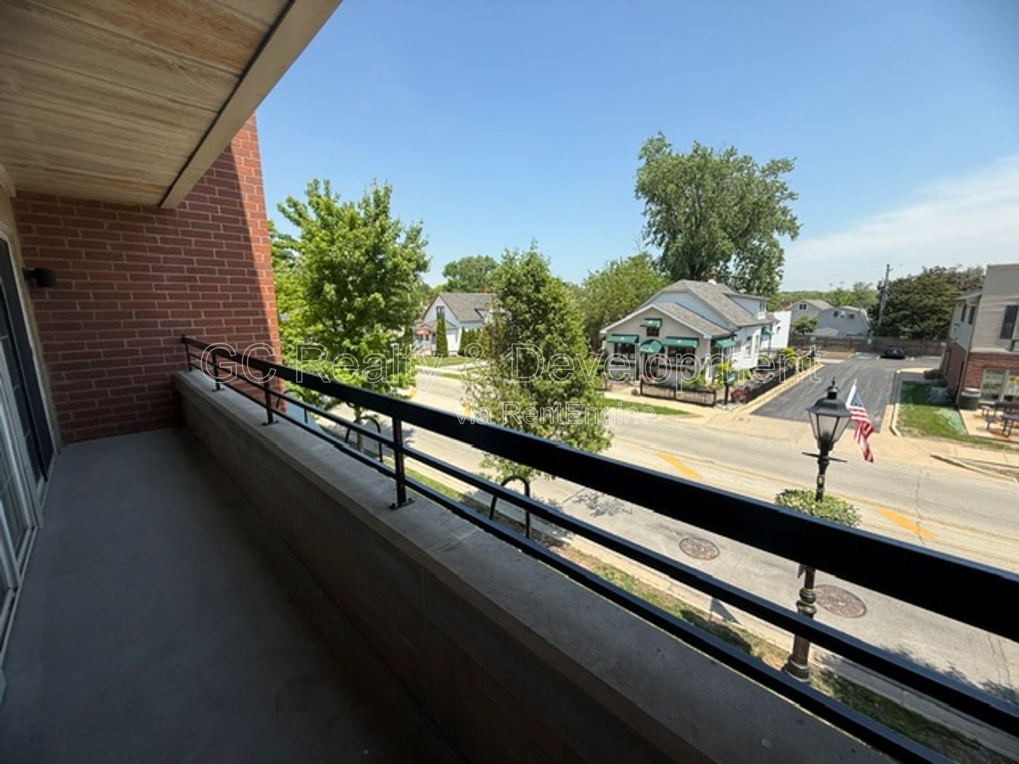 *** 2 BDRM - 2 BTH / TONS OF CLOSET SPACE / DETACHED GARAGE / CENTRAL AC / STORAGE CLOSET *** property image
