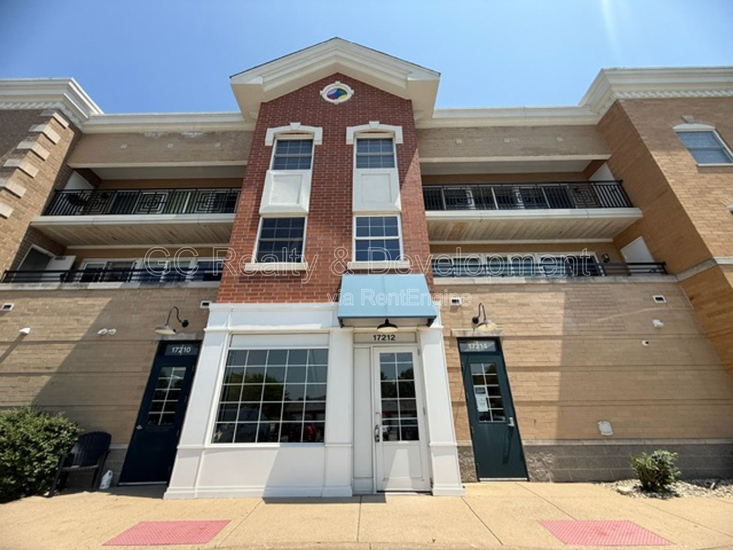 *** 2 BDRM - 2 BTH / TONS OF CLOSET SPACE / DETACHED GARAGE / CENTRAL AC / STORAGE CLOSET *** property image