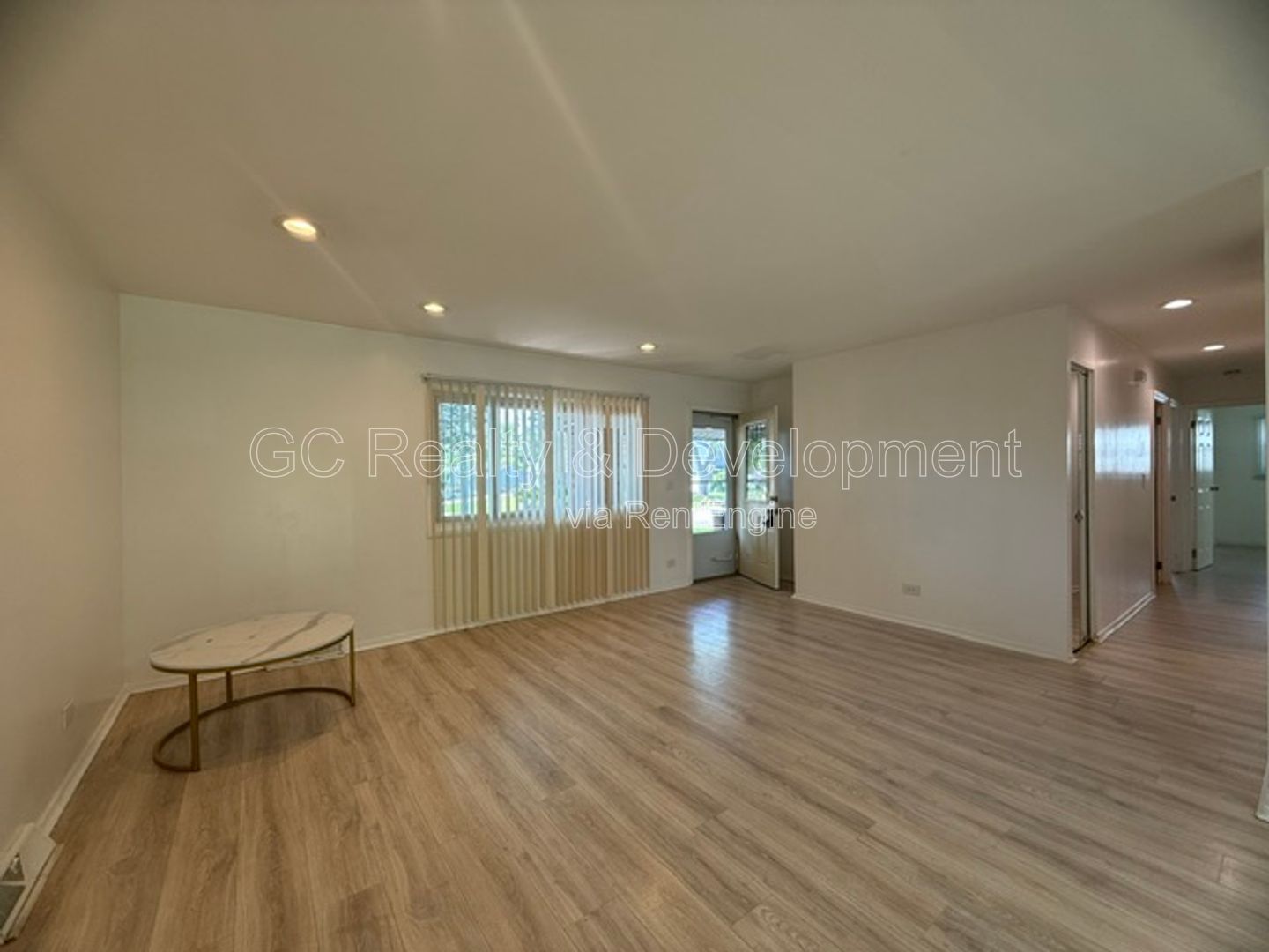 *** 3 BDRM - 2 BTH / CENTRAL AC / IN UNIT LAUNDRY / UPDATED THROUGHOUT / FENCED YARD *** property image