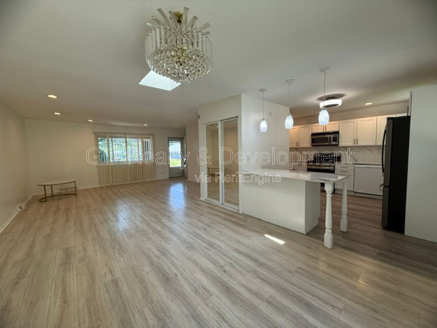 *** 3 BDRM - 2 BTH / CENTRAL AC / IN UNIT LAUNDRY / UPDATED THROUGHOUT / FENCED YARD *** property image