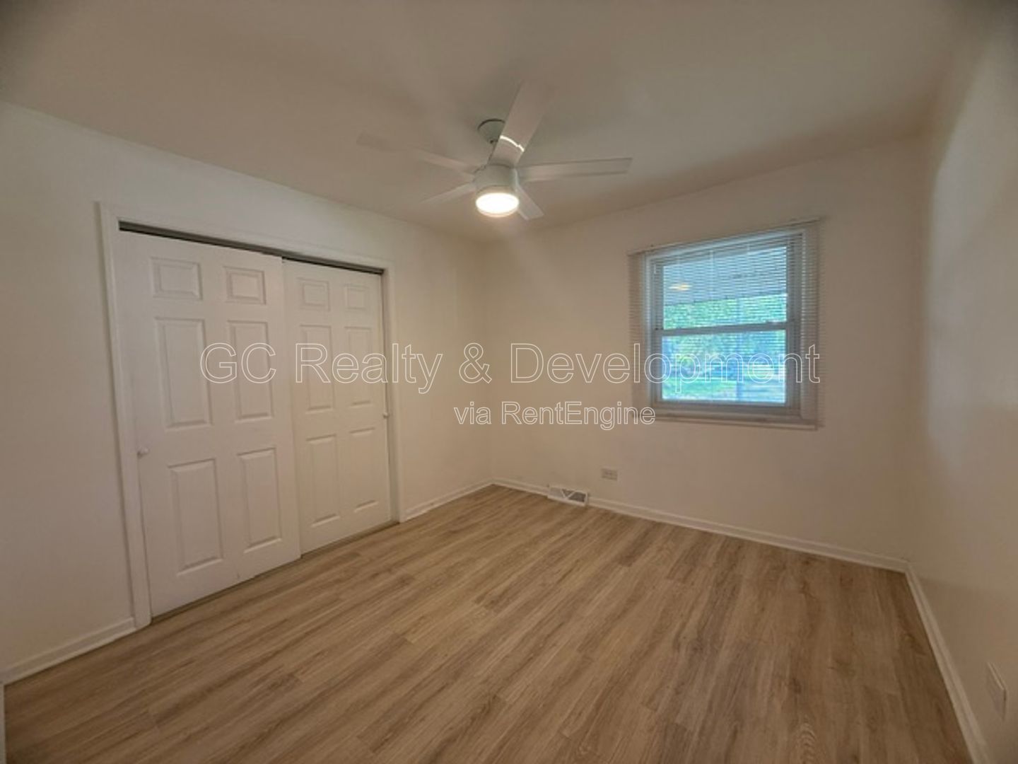 *** 3 BDRM - 2 BTH / CENTRAL AC / IN UNIT LAUNDRY / UPDATED THROUGHOUT / FENCED YARD *** property image