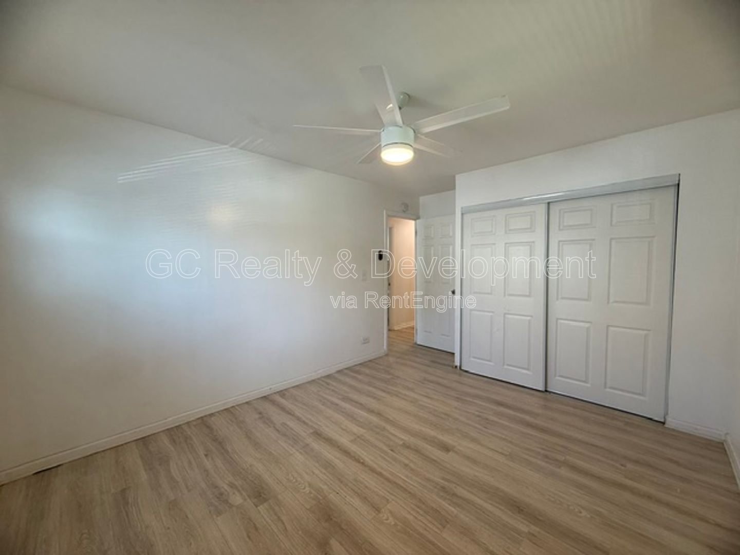 *** 3 BDRM - 2 BTH / CENTRAL AC / IN UNIT LAUNDRY / UPDATED THROUGHOUT / FENCED YARD *** property image
