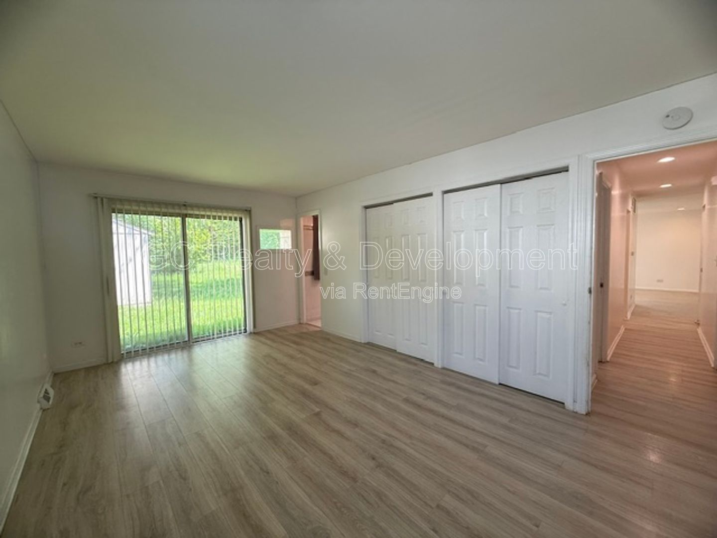 *** 3 BDRM - 2 BTH / CENTRAL AC / IN UNIT LAUNDRY / UPDATED THROUGHOUT / FENCED YARD *** property image