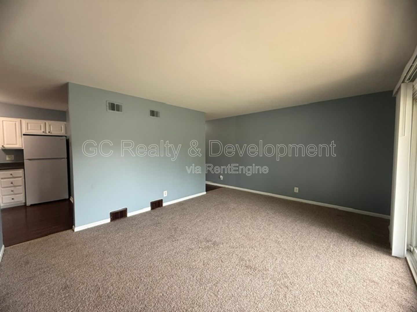 *** 2 BDRM / PET FRIENDLY / TENANT ONLY PAYS ELECTRIC / STORAGE UNIT / 2 PARKING SPOTS *** property image