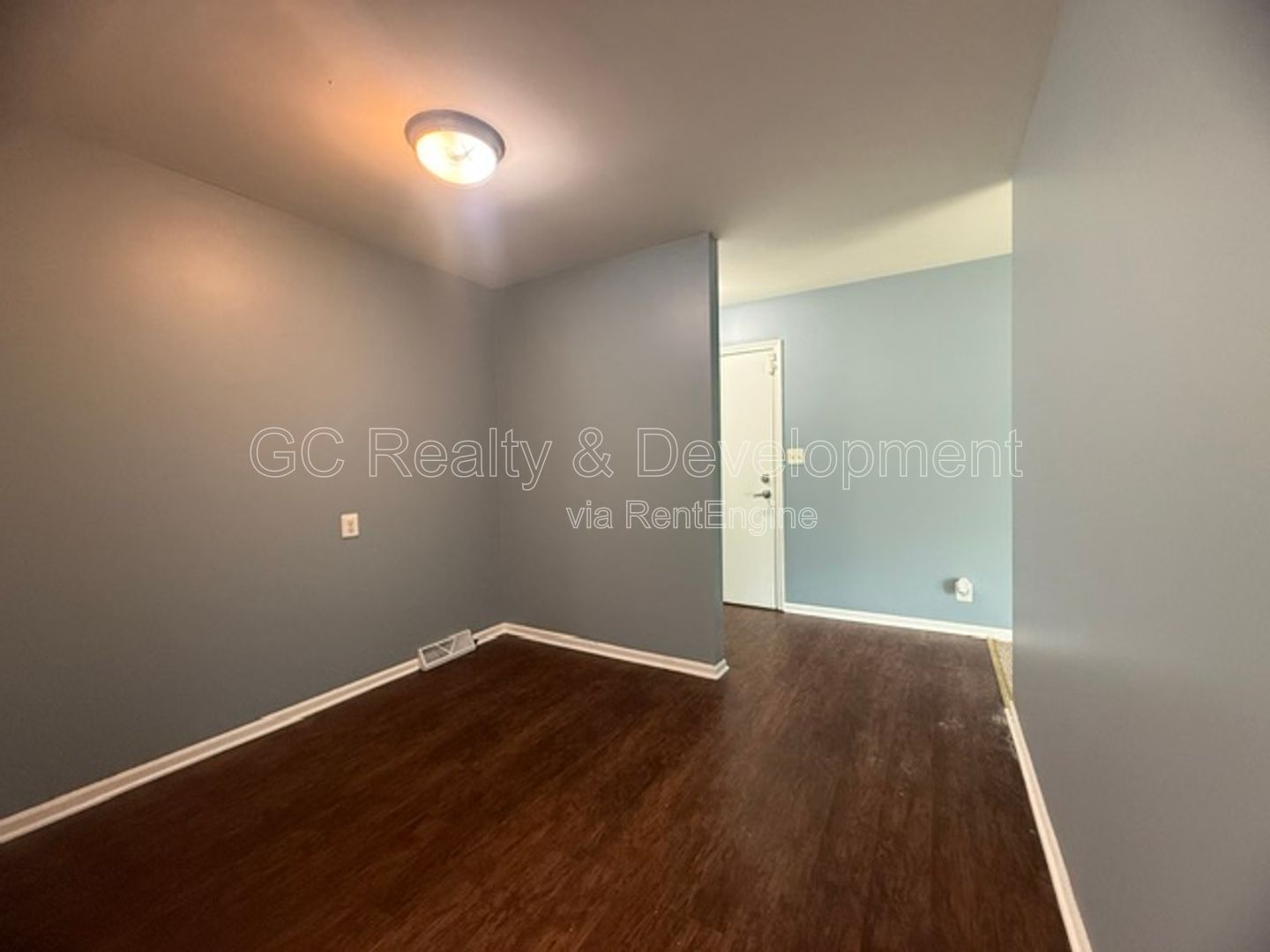 *** 2 BDRM / PET FRIENDLY / TENANT ONLY PAYS ELECTRIC / STORAGE UNIT / 2 PARKING SPOTS *** property image