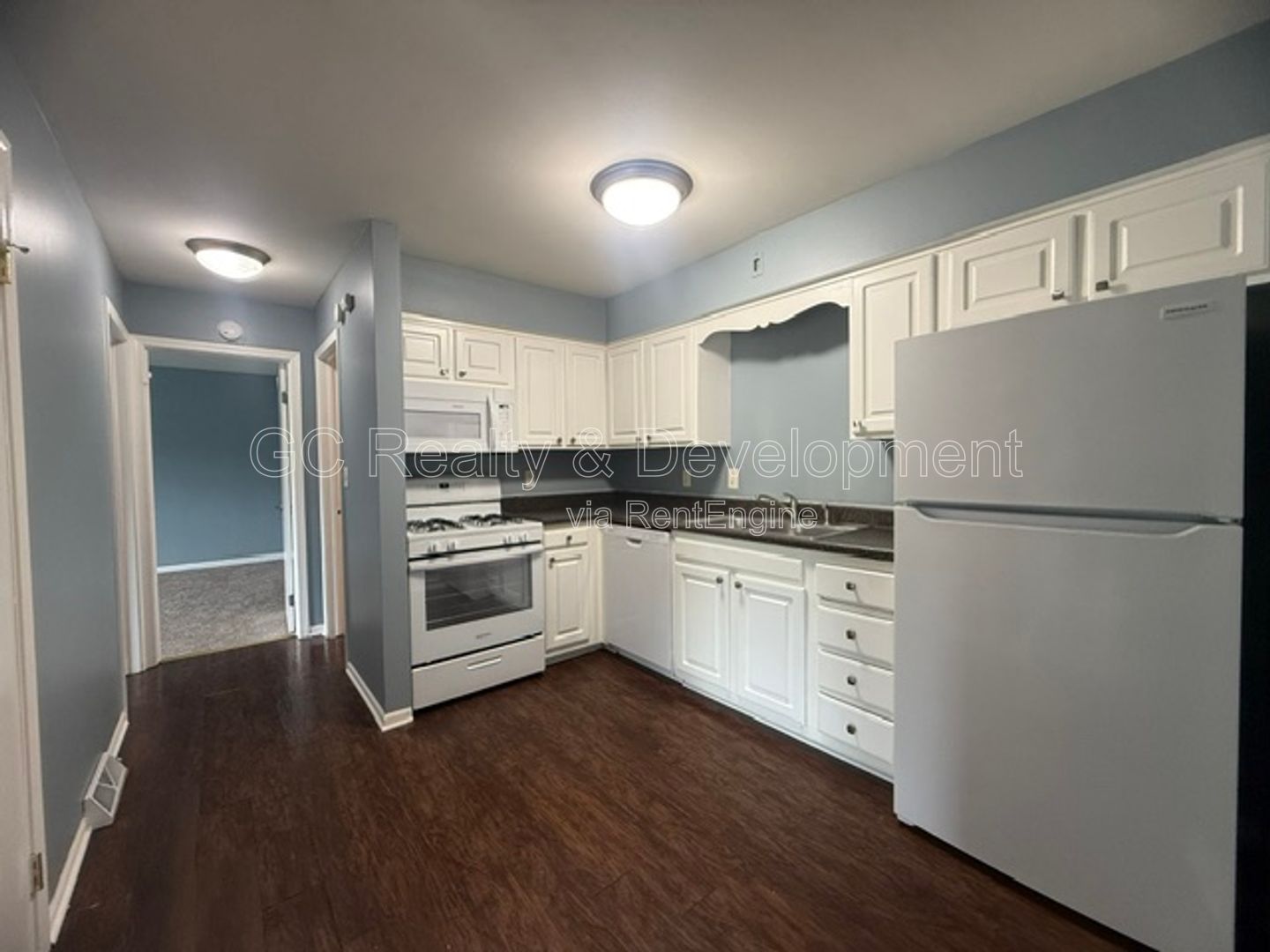 *** 2 BDRM / PET FRIENDLY / TENANT ONLY PAYS ELECTRIC / STORAGE UNIT / 2 PARKING SPOTS *** property image