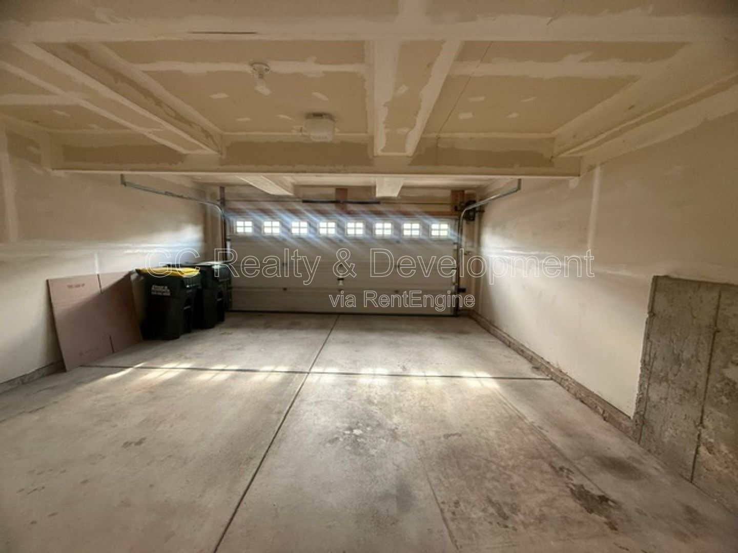 *** 2BDRM - 2BTH TOWNHOME IN TUSCANY WOODS / LOFT + FINISHED LOWER LEVEL | PET FRIENDLY property image