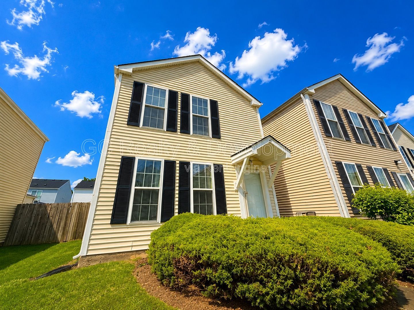 *** 3 BDRM - 1.5 BTH / CENTRAL AC / ATTACHED GARAGE / IN UNIT LAUNDRY / PET FRIENDLY *** property image