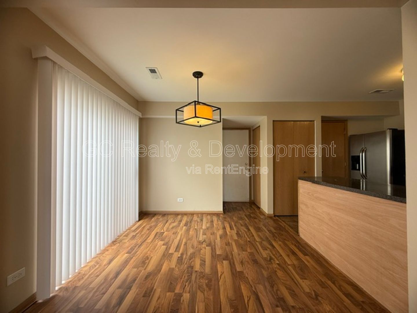 *** 3 BDRM - 1.5 BTH / CENTRAL AC / ATTACHED GARAGE / IN UNIT LAUNDRY / PET FRIENDLY *** property image