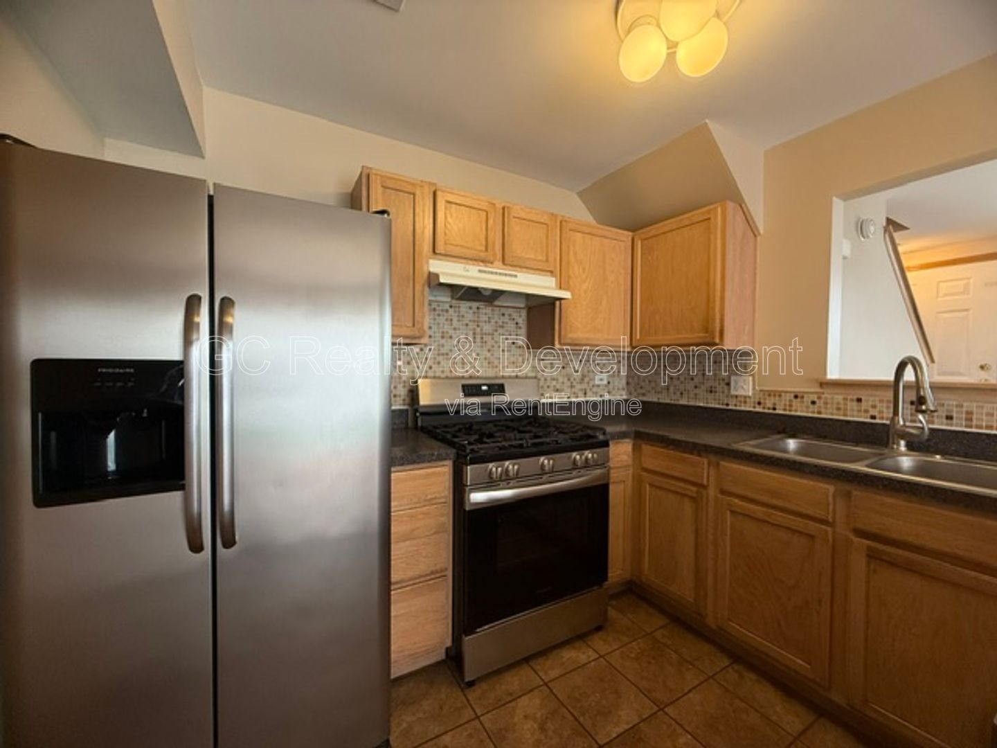 *** 3 BDRM - 1.5 BTH / CENTRAL AC / ATTACHED GARAGE / IN UNIT LAUNDRY / PET FRIENDLY *** property image