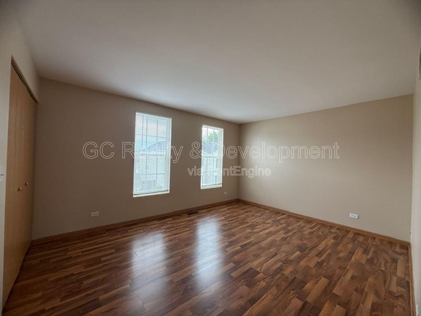 *** 3 BDRM - 1.5 BTH / CENTRAL AC / ATTACHED GARAGE / IN UNIT LAUNDRY / PET FRIENDLY *** property image