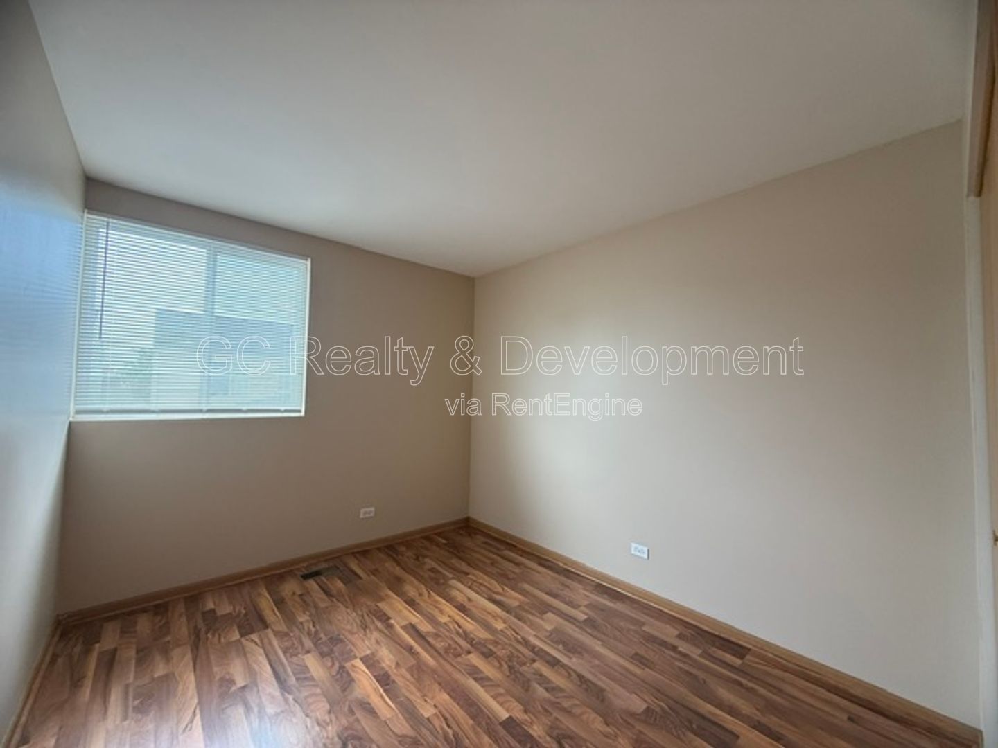 *** 3 BDRM - 1.5 BTH / CENTRAL AC / ATTACHED GARAGE / IN UNIT LAUNDRY / PET FRIENDLY *** property image